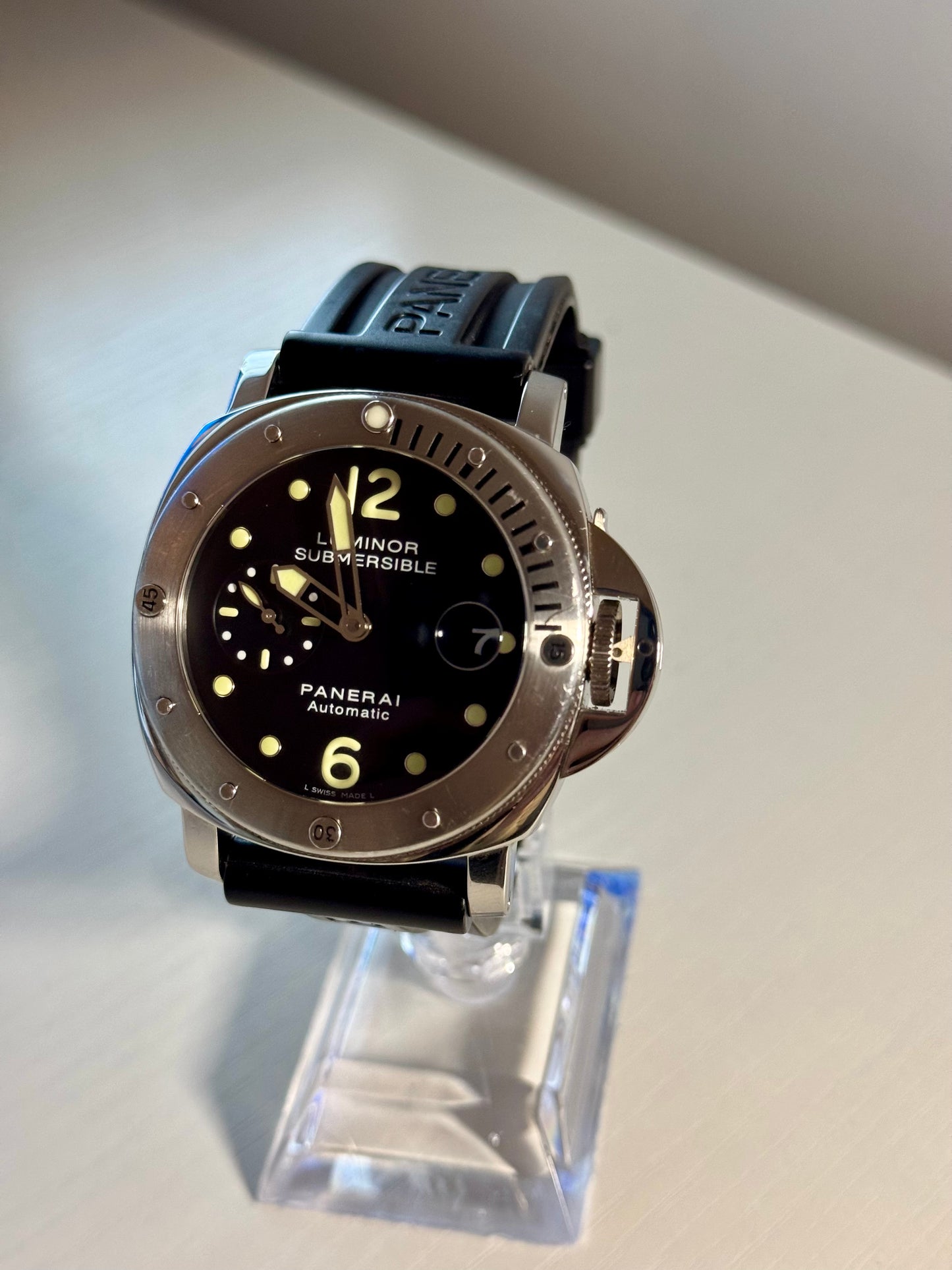 Panerai Submersible Luminor 44MM Black Dial Rubber Strap (PAM00024)