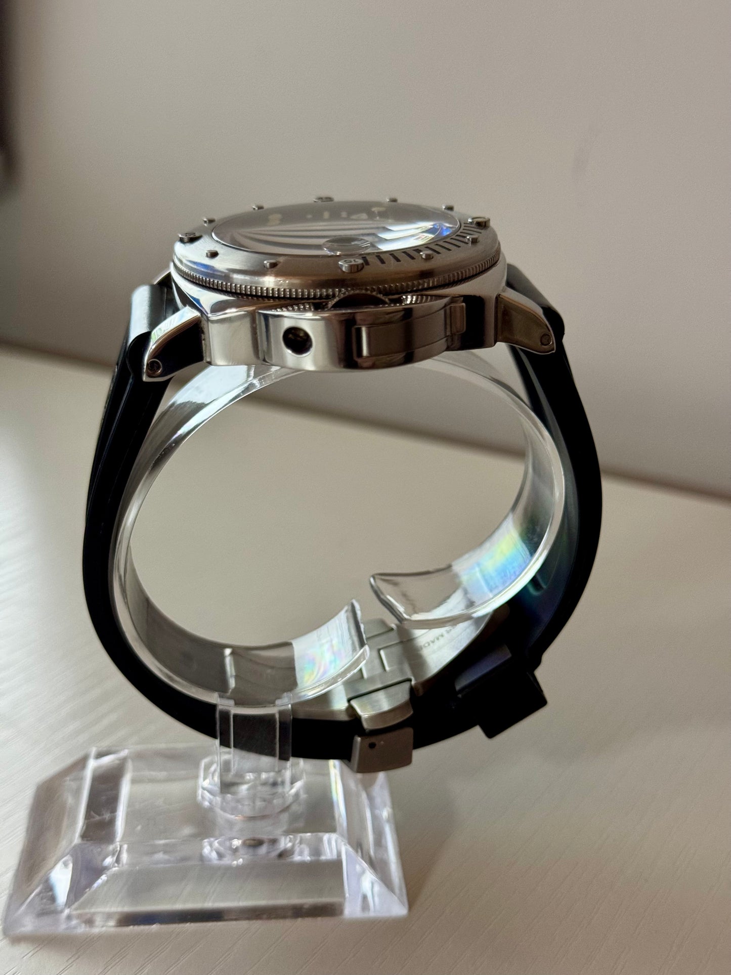 Panerai Submersible Luminor 44MM Black Dial Rubber Strap (PAM00024)